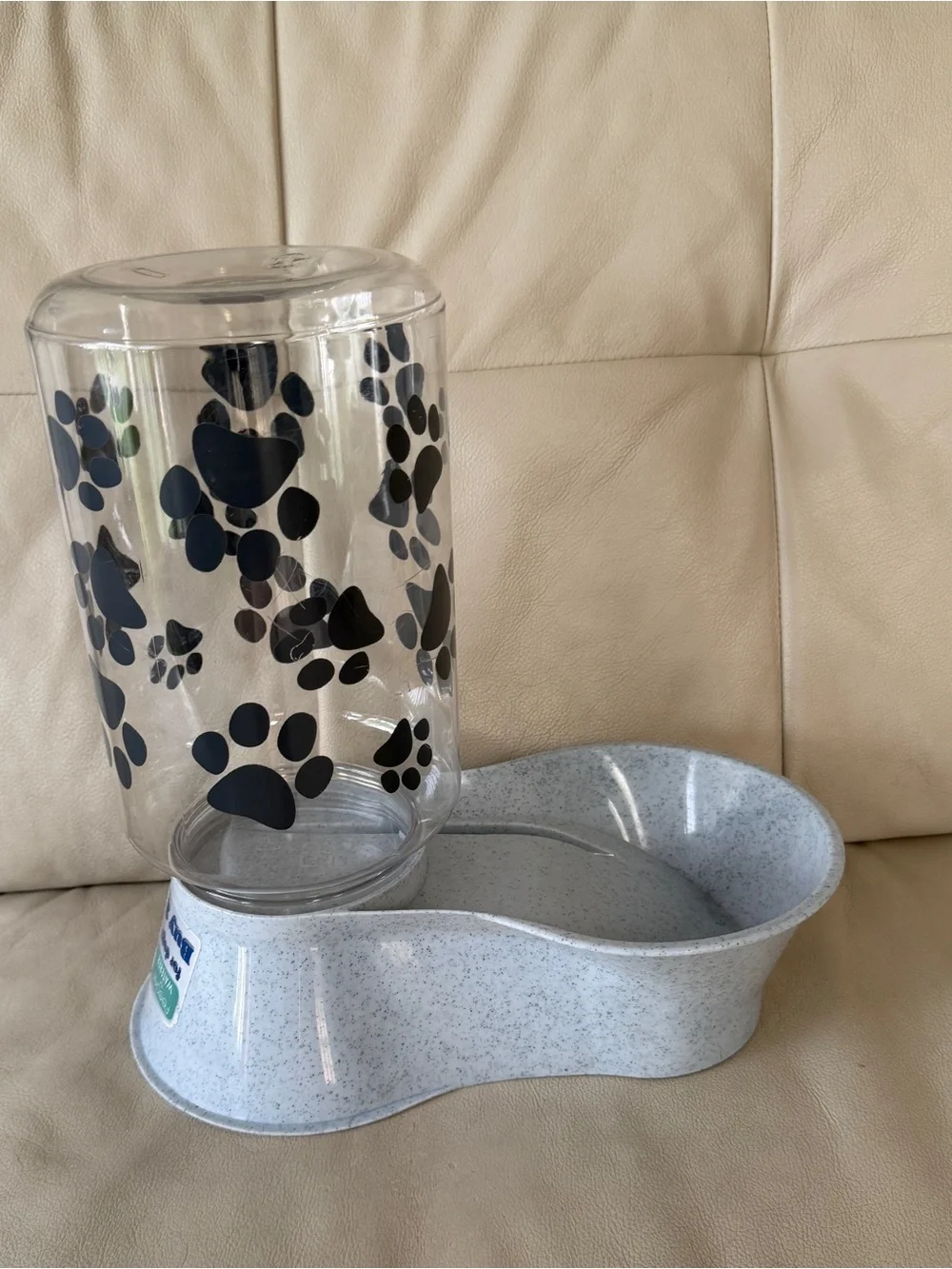 Reversible Water or Dry Food Feeders for Dogs and Cats